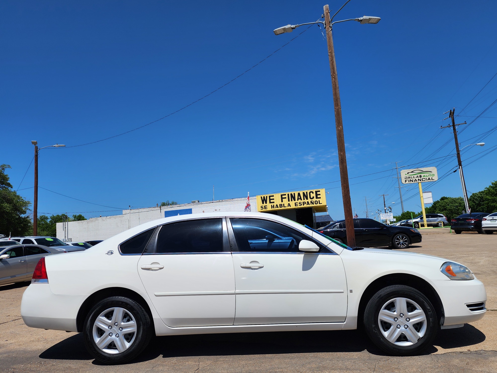 2006 WHITE Chevrolet Impala (2G1WB58K069) , located at 2660 S.Garland Avenue, Garland, TX, 75041, (469) 298-3118, 32.885551, -96.655602 - Photo #2